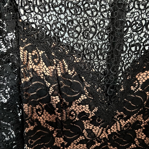 NIKIBIKI Black Guipure Long-sleeve Dress - Picture 7 of 9